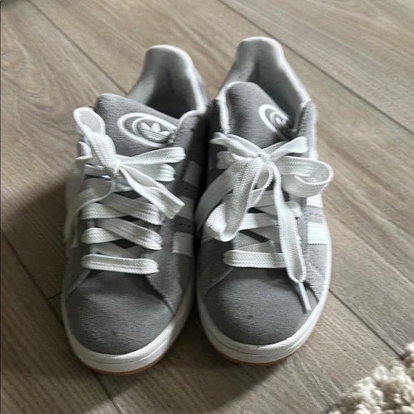 Adidas campus Women's Gray Sneakers - Picture 1 of 6